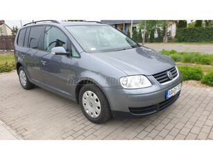 VOLKSWAGEN TOURAN 1.6 FSI Trendline