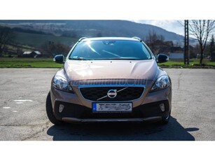 VOLVO V40 Cross Country 2.0 D [D3] Kinetic