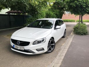 VOLVO V60 2.0 [T3] R-Design Momentum