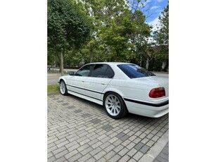 BMW 735i