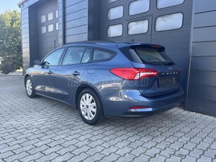 FORD FOCUS 1.5 EcoBlue Technology SZERVIZKÖNYV / ÜLÉSFŰTÉS / TEMPOMAT / KOCCANÁSGÁTLÓ