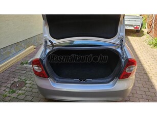 FORD FOCUS 1.6 Ghia