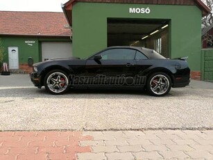 FORD MUSTANG Convertible 4.0 V6