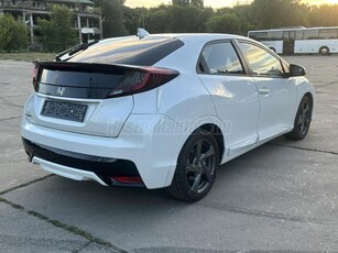 HONDA CIVIC 1.6 i-DTEC Elegance Navi TEMPOMAT-ÜLÉSFŰTÉS-1 TULAJ-FRISS VIZSGA