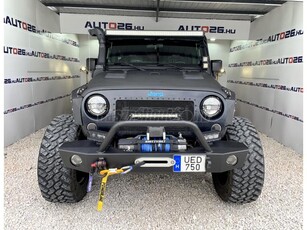 JEEP WRANGLER Unlimited 2.8 CRD Rubicon (Automata) ZOMBIE - FOX - ROCKSTAR FELNI - SMITTYBILT CSÖRLŐ - 3 ÉV GARANCIA!