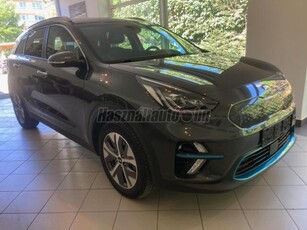 KIA NIRO e-Niro 64kWh Platinum GARANCIÁLIS HŐSZIVATTYÚS SÉRÜLÉSMENTES SZERVIZKÖNYVES FULL EXTRA 3 FÁZISSAL TÖLT