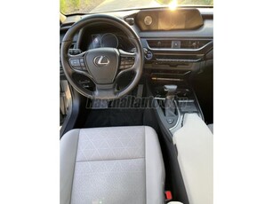 LEXUS UX 200 Prestiege CVT 250h