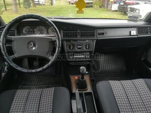 MERCEDES-BENZ 190 D