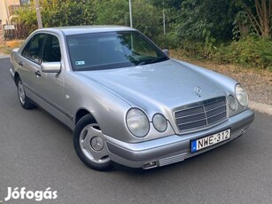 Mercedes-Benz E-Osztály E 220 D Classic Mint tű a szénakazalban