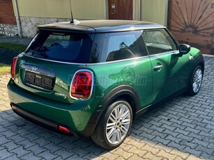 MINI MINI COOPER SE L Harmand Kardon. bőr belső. British Racing Green