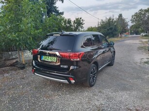 MITSUBISHI OUTLANDER 2.0 PHEV Instyle Navi 4WD CVT