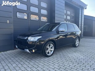 Mitsubishi Outlander 2.2 DI-D Instyle Navi 4WD...