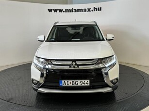 MITSUBISHI OUTLANDER 2.2 DI-D Intense Plus 4WD 1 tulaj. vezetett szervizkönyves. leinformálható. kitűnő állapotban