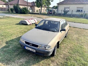 OPEL ASTRA F 1.6 16V Classic Family 1.4