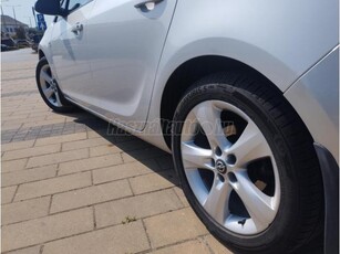 OPEL ASTRA J 1.4 Essentia