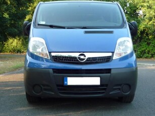 OPEL VIVARO 2.5 CDTIL2H1 2.9t AKCIÓ!!!KLIMA. TOLATÓRADAR. BURKOLT RAKTÉR