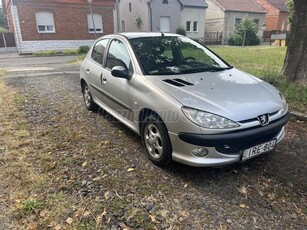 PEUGEOT 206 1.1 Look ELSŐ TULAJ!!!ERÖS MOTORRAL!!!