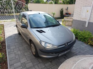 PEUGEOT 206 1.4 benzin 5 ajtós