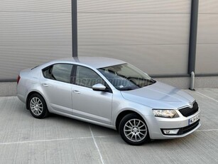 SKODA OCTAVIA 1.6 CR TDI Ambition Vezérlés Lecserélve! Ülésfűtéssel! Végig Szervizkönyves!