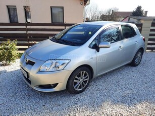 TOYOTA AURIS 1.33 2009