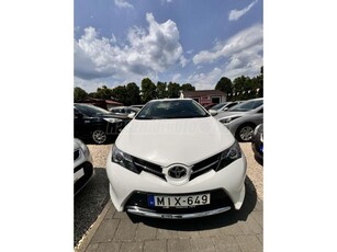 TOYOTA AURIS 1.4 D-4D Limited MAGYARORSZÁGI! VEZETETETT SZERVÍZKÖNYVES! TOLATÓKAMERA DIGITKLÍMA.ALACSONY FOGYA