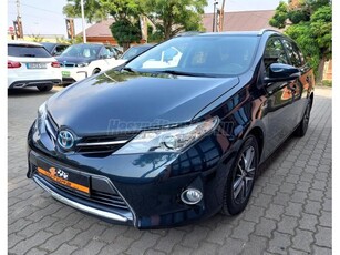 TOYOTA AURIS Touring Sports 1.8 HSD Active (Automata) SZERVIZKÖNYV. GYÁRI NAVI. TOLATÓKAMERA