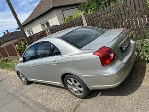 TOYOTA AVENSIS 1.8 Sol T25