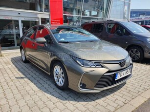 TOYOTA COROLLA Sedan 1.5 Comfort 1. TULAJDONOS. HIVATALOS MÁRKAKERESKEDÉSTŐL. GARANCIÁVAL