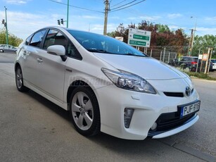 TOYOTA PRIUS 1.8 HSD Premium (Automata) Sérmentes. végig vez.szervkönyv. LED. digitklíma. radar+kamera. navi. tempomat