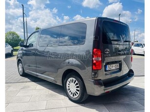 TOYOTA PROACE 1.5 D Shuttle Comfort L1H1 Egy év GARANCIÁVAL