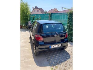 TOYOTA YARIS 1.0 Linea Sol