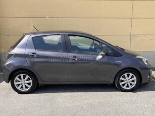 TOYOTA YARIS 1.5 HSD Lounge (Automata) +