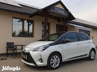 Toyota Yaris 1.5 VVT-i Hybrid Selection White e...