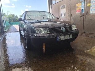 VOLKSWAGEN BORA 1.6 Comfortline