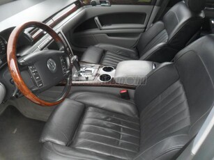 VOLKSWAGEN PHAETON 3.0 V6 TDI 4Motion (Automata) [5 személy]