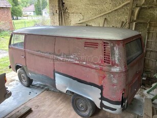 VOLKSWAGEN TRANSPORTER T2