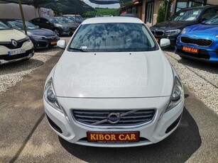 VOLVO S60 1.6 D [D2] Momentum SZÍNES NAVI! DIGIT KLÍMA! BŐR! TEMPOMAT! P.RADAR! GYÖNYÖRŰ!