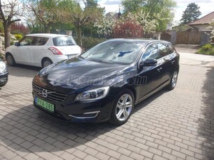 VOLVO V60 2.4 D [D6] PHEV AWD Summum Geartronic