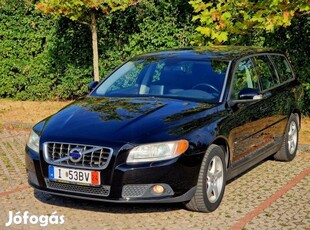 Volvo V70 2.4 D Kinetic Navi-Xenon-Fébőr-Ülésfű...