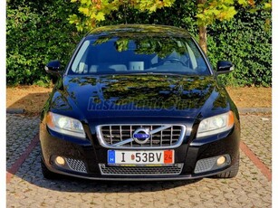 VOLVO V70 2.4 D Kinetic NAVI-XENON-FÉBŐR-ÜLÉSFŰTÉS! AIDL411