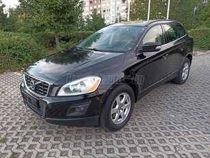 VOLVO XC60 2.4 D Momentum Geartronic 4WD!