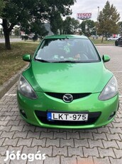 Mazda 2 kisautó