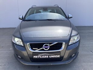 VOLVO V50 2.0 D [D3] R-Design Pro BI-XENON! BŐR BELSŐ! MANUÁLIS! GYÖNYÖRŰ!