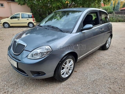 LANCIA YPSILON 1.4 8V Oro Café FRISS MŰSZAKI!