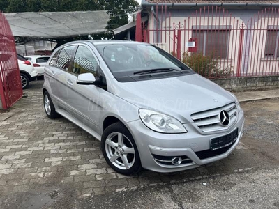 MERCEDES-BENZ B 170 VEZETETT SZERVIZKÖNYV! 2.ÉV FRISS MŰSZAKIVAL!