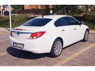 OPEL INSIGNIA 2.0 CDTI Cosmo AWD