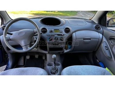 TOYOTA YARIS 1.0