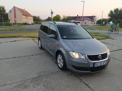 VOLKSWAGEN TOURAN 1.9 PD TDi Highline