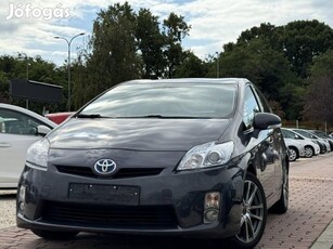 Toyota Prius 1.8 HSD Sol Navi (Automata) Végig...