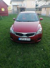 Kia ceed női tulajdonostól